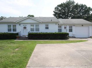 1518 W Delmar Ave, Godfrey, IL 62035