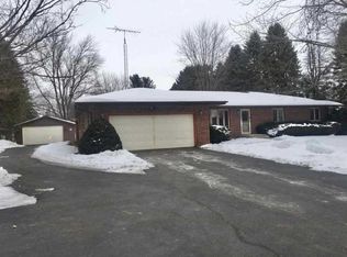 2314 Squaw Prairie Rd, Belvidere, IL 61008