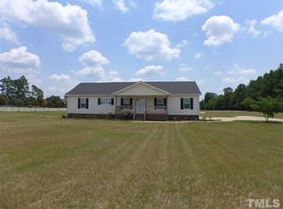 495 Christmas Tree Rd, Dunn, NC 28334