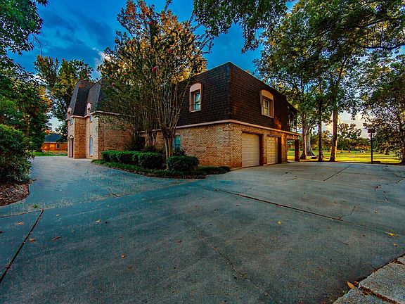 5th image of 309 Oak Alley Dr