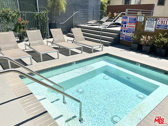 4th image of 1220 N Orange Grove Ave APT 11