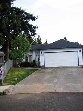 1st image of 10406 NE 44th Ct