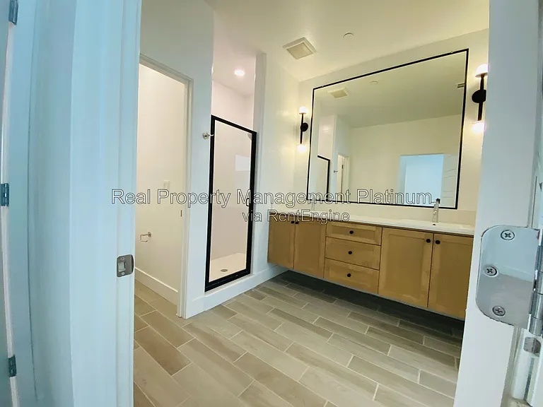 2752 E Tamarind Dr — Photo 24
