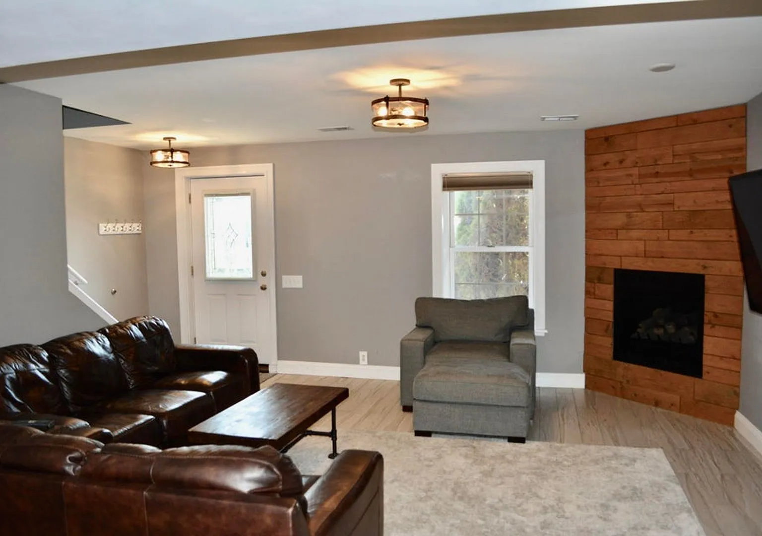 1117 Broad St — Photo 3