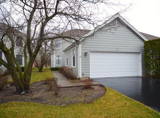 9 Newcastle Ln, Lincolnshire, IL
