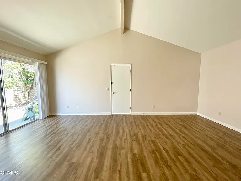 936 Belmont Ave — Photo 12