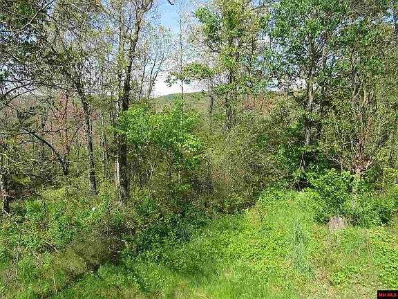 3rd image of 219 Prairie Ln