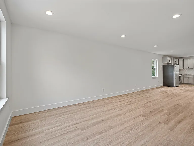 427 Arbor Dr #D — Photo 2