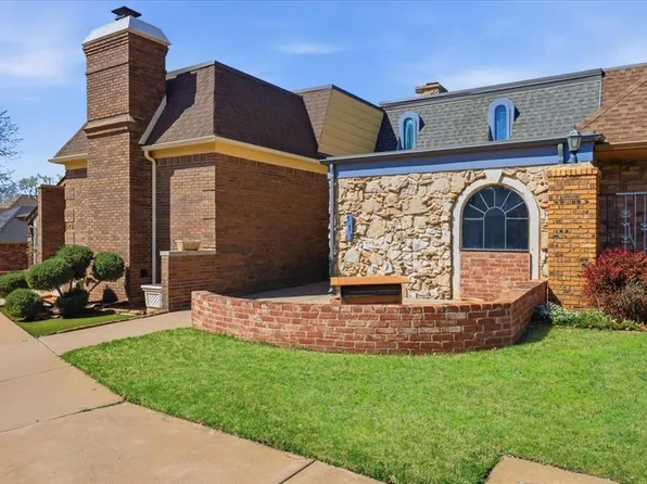 111 The Hills St, Clinton, OK 73601