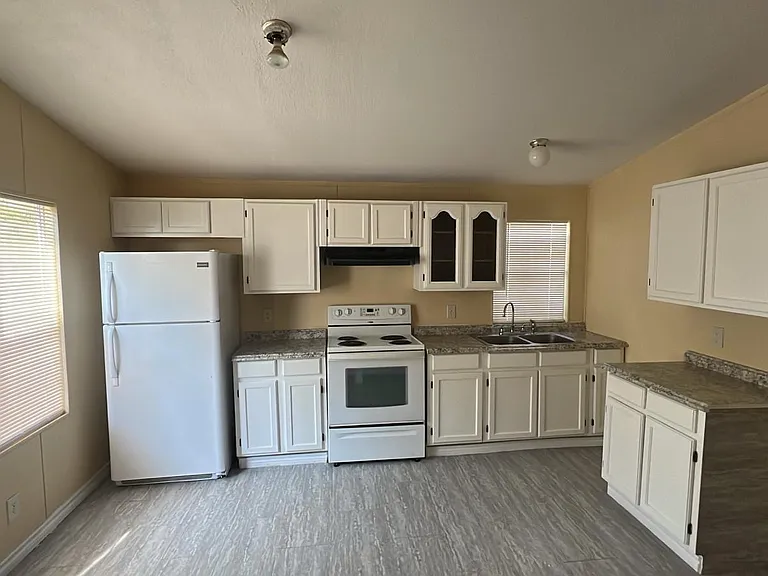 3503 Creekside Dr — Photo 8