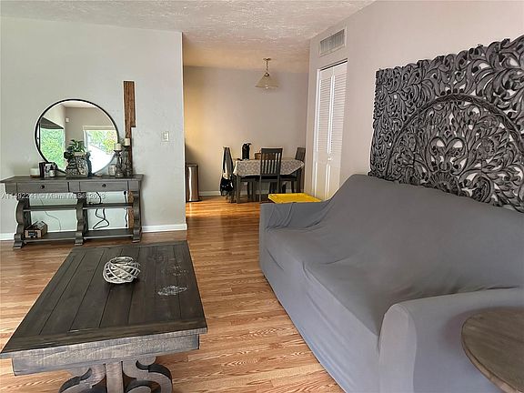 3rd image of 10810 N Kendall Dr #Q8
