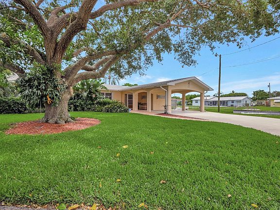 4th image of 1059 Carambola Circle
