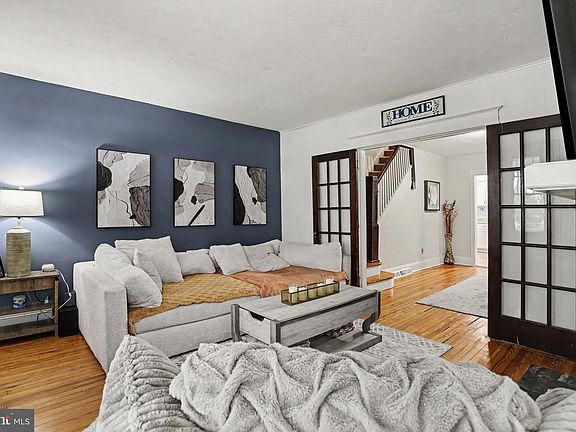 2nd image of 1653 Filbert St