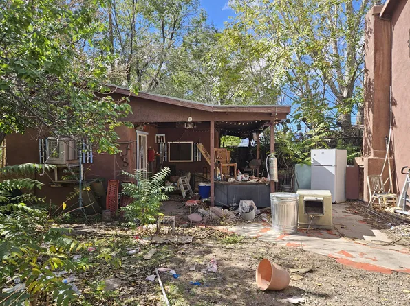1910 Sanford Ave SW, Albuquerque, NM 87105