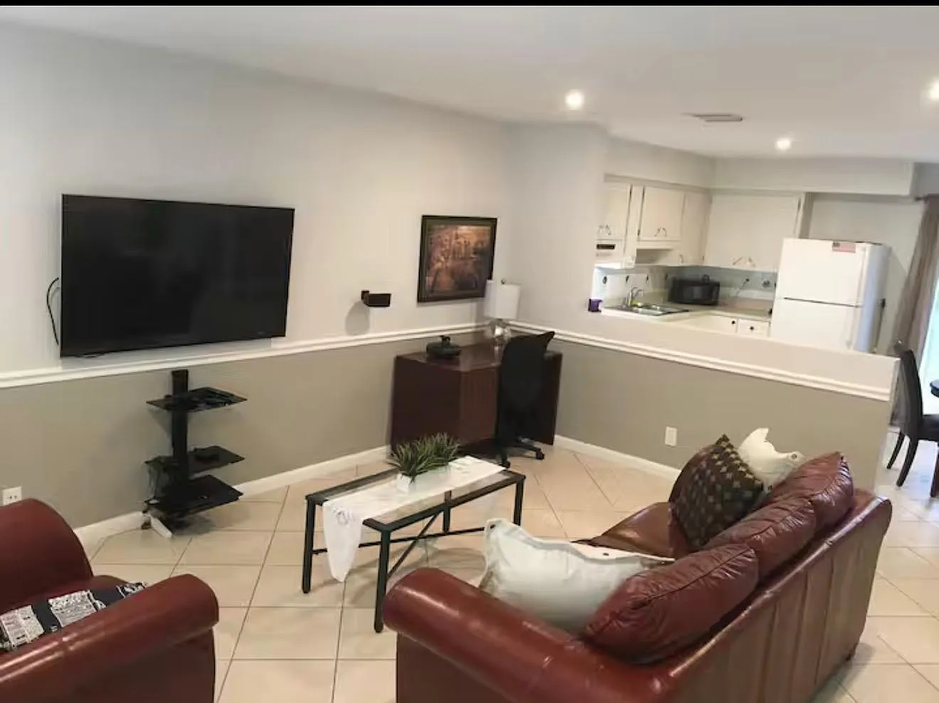 2 bed, 1.0 bath, 1000 sqft, $2,500 — Photo 2