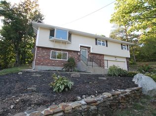 2 Old Brook Dr, Worcester, MA 01609