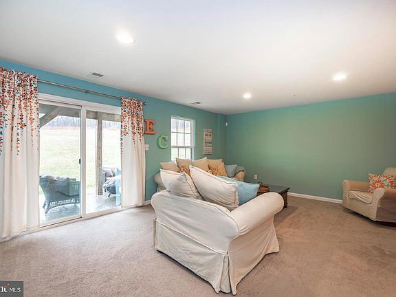 4th image of 1882 Thistle Ct