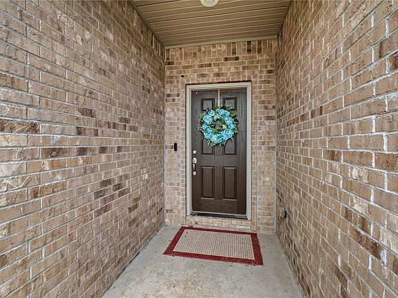 4th image of 1111 Tulip St