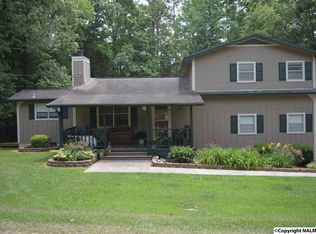 5281 Hackberry Ln N, Hokes Bluff, AL 35903