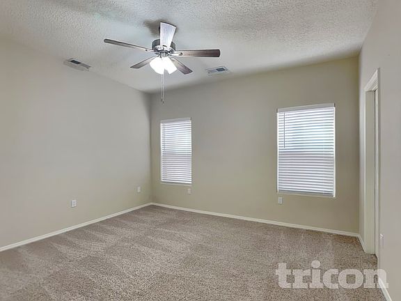4th image of 981 Firewheel Ave SW