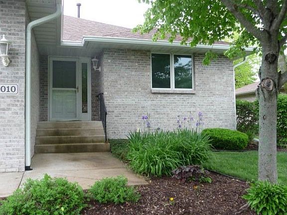 2nd image of 1010 High Point Dr #268B