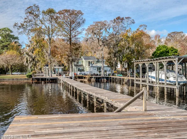 3002 Canal Cove Road, Lake Waccamaw, NC 28450
