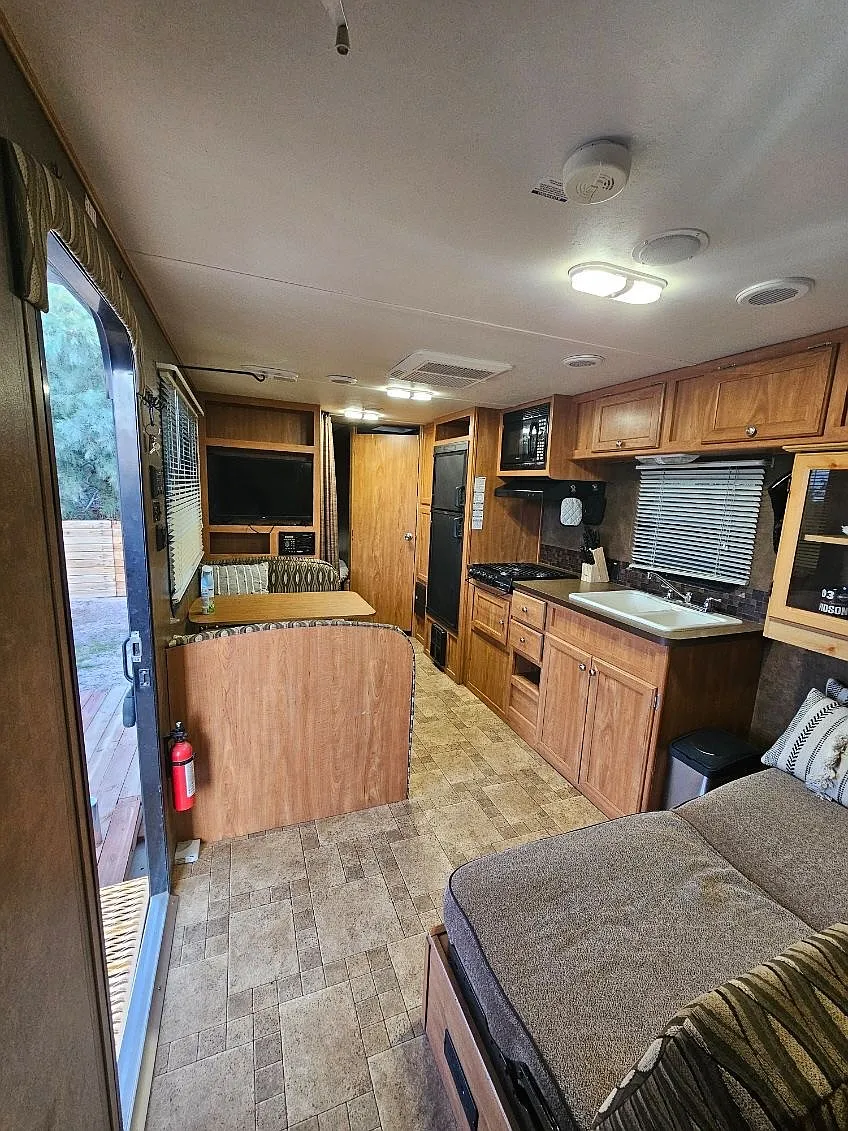 1 bed, 2000 sqft, $800 — Photo 2