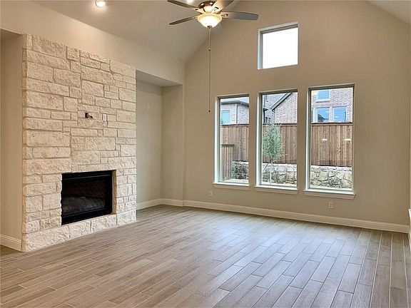 3rd image of 1011 Asbury Dr