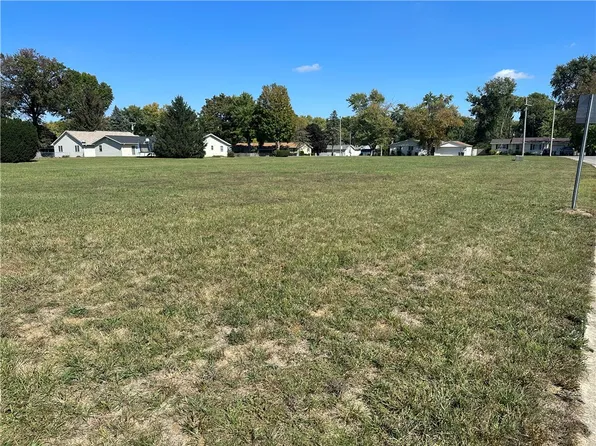 17 & 18 Westwood Cir, Catlin, IL 61817