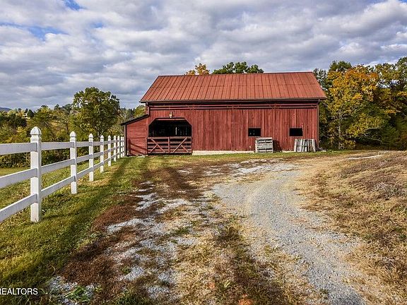 3rd image of 634 Old Cedar Creek Rd