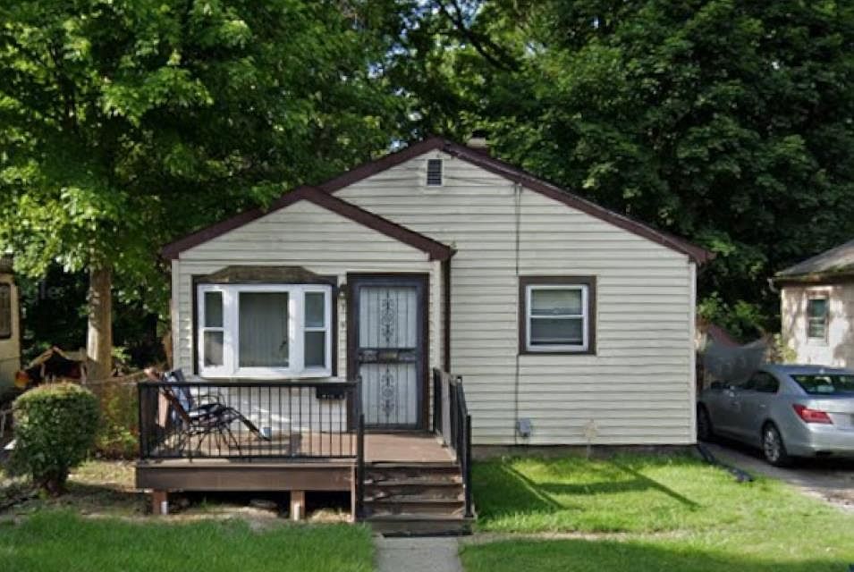 1st image of 309 W Ruth Ave