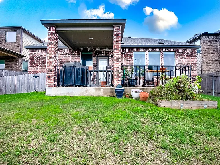7616 Groundhog Way — Photo 32