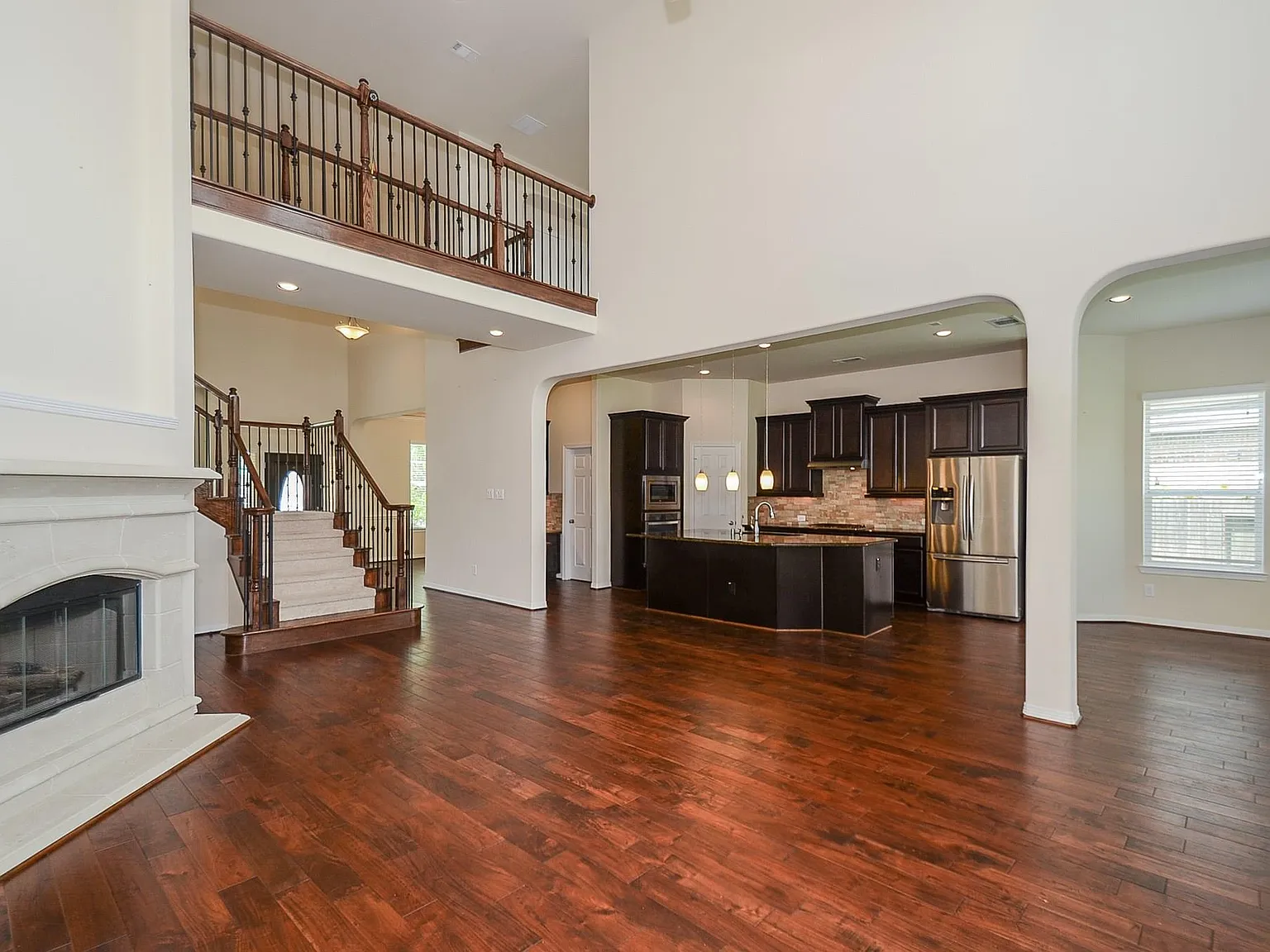 4 bed, 3.5 bath, 3233 sqft, $3,100 — Photo 1
