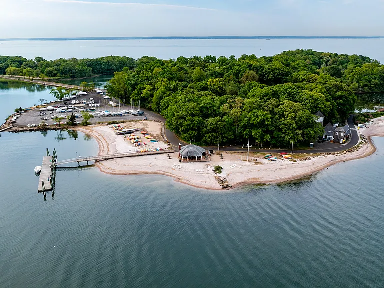 Tod's Point Beach Park, Old Greenwich