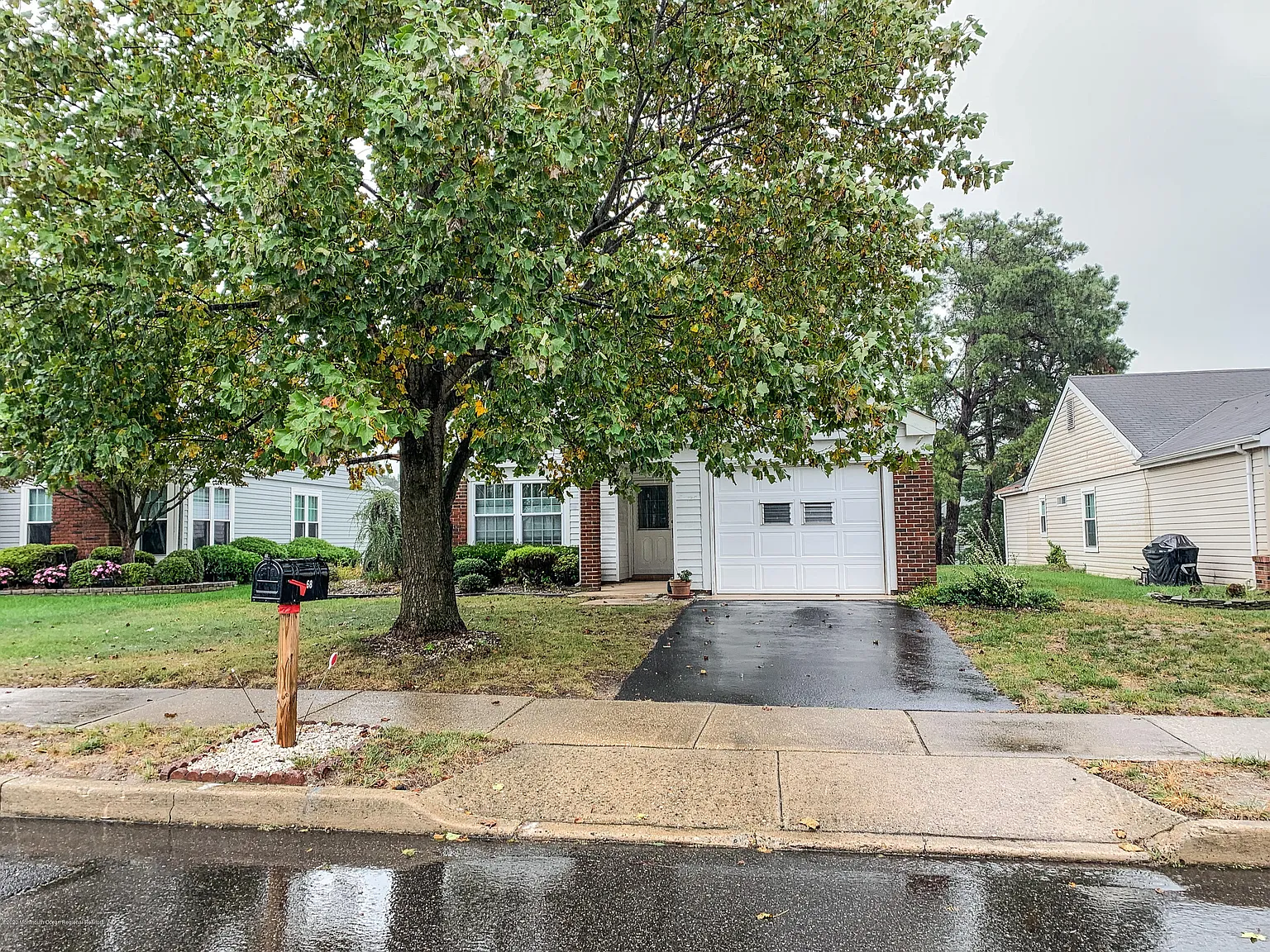 68 Buckingham Dr photo 1