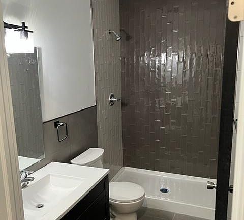 5th image of 2278 Ridgeway Ave