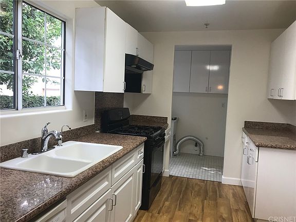 5th image of 22742 Criswell St