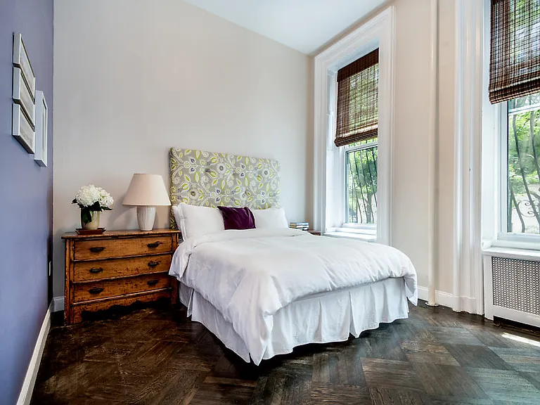 347 W 51st St #1 — Photo 6