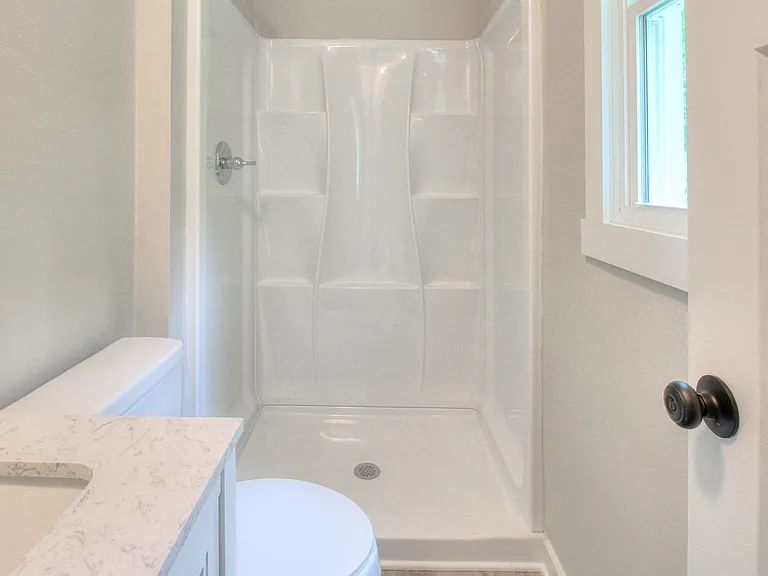 1016 Sharon Dr — Photo 9