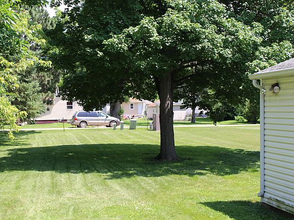 3rd image of 934 McMillan St