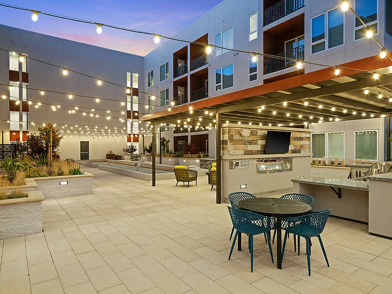 La Via Apartments — Photo 32