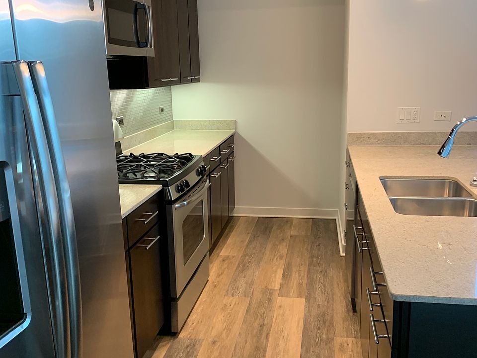1st image of 400 W Huron St #1600