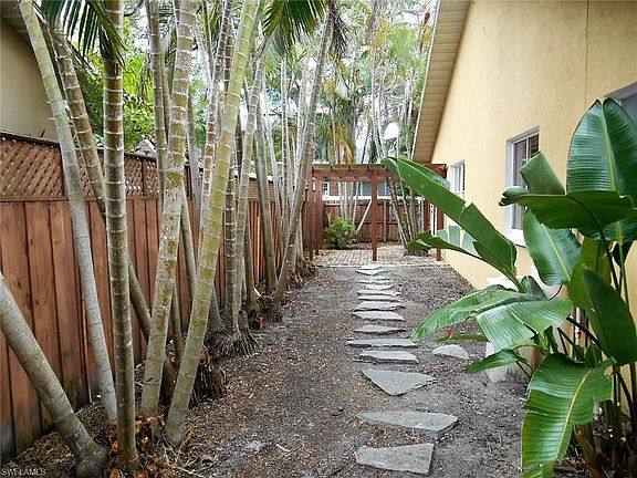 2nd image of 2764 Gladiola St