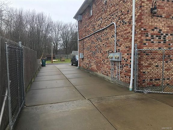 3rd image of 95 Community Dr