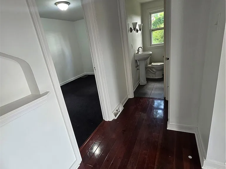 325 Outlook St — Photo 15