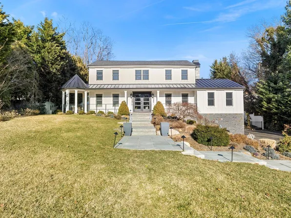10 Green Knoll Court, Northport, NY 11768