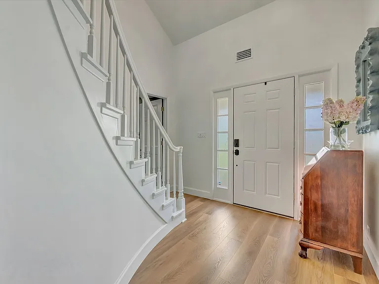 3173 Espanola Dr — Photo 5