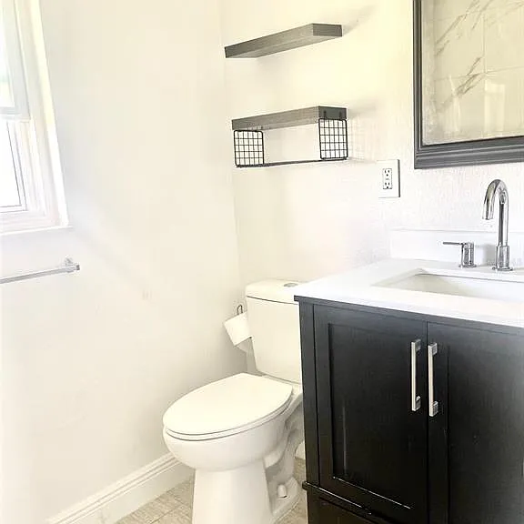 837 Sky Lake Cir #C — Photo 6