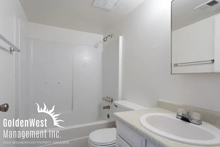 2209 W Belmont Ave #5 — Photo 13