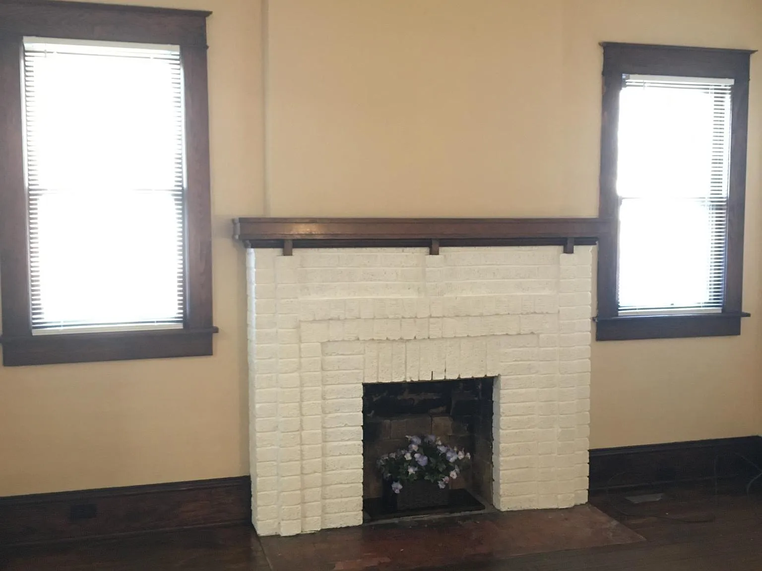 400 W Maple St — Photo 3